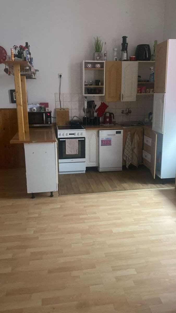 2 bedroom with open-plan kitchen flat to rent, 66 m², Husova, Jeseník, Olomoucký Region 2 bedroom with open-plan kitchen flat to rent, 66 m², Husova, Jeseník, Olomoucký Region