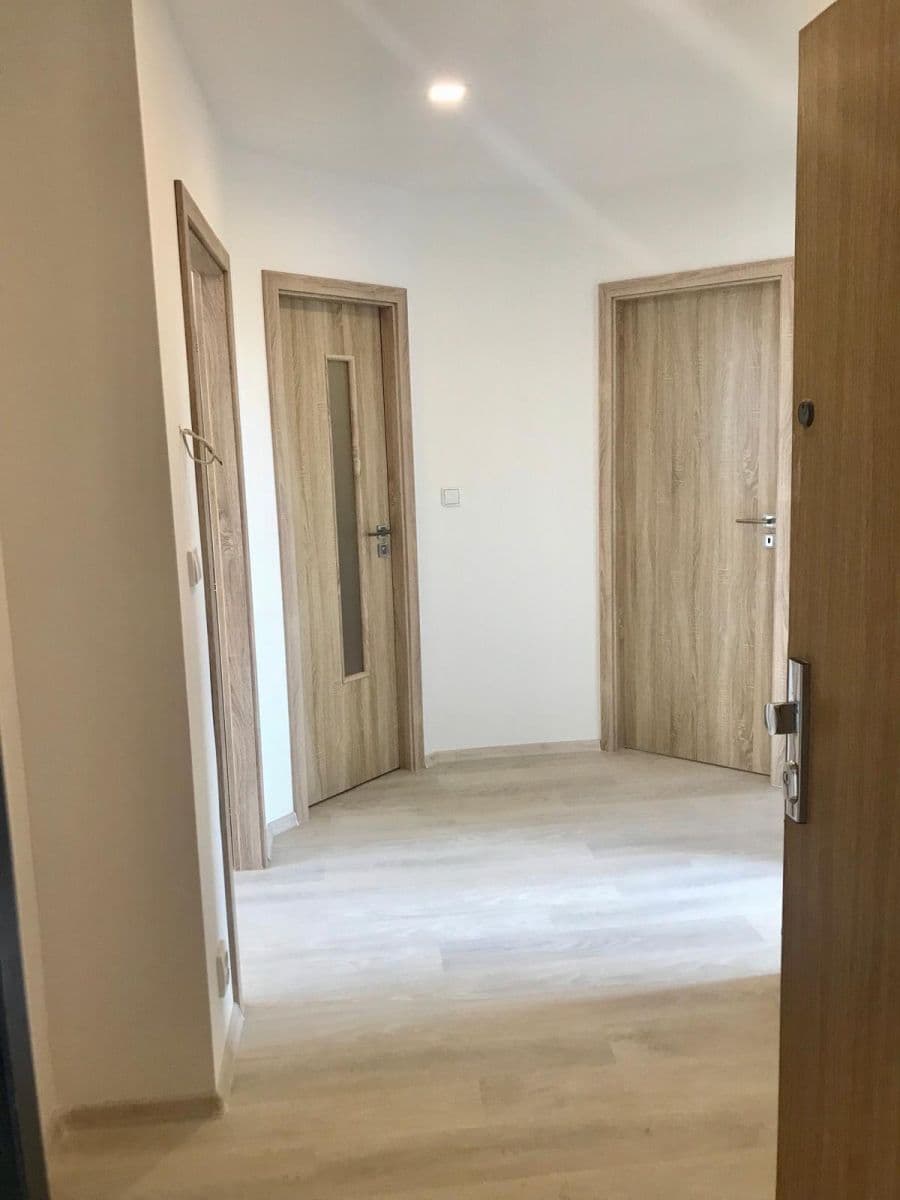 2 bedroom with open-plan kitchen flat to rent, 57 m², Litevská, Kladno, Středočeský Region 2 bedroom with open-plan kitchen flat to rent, 57 m², Litevská, Kladno, Středočeský Region