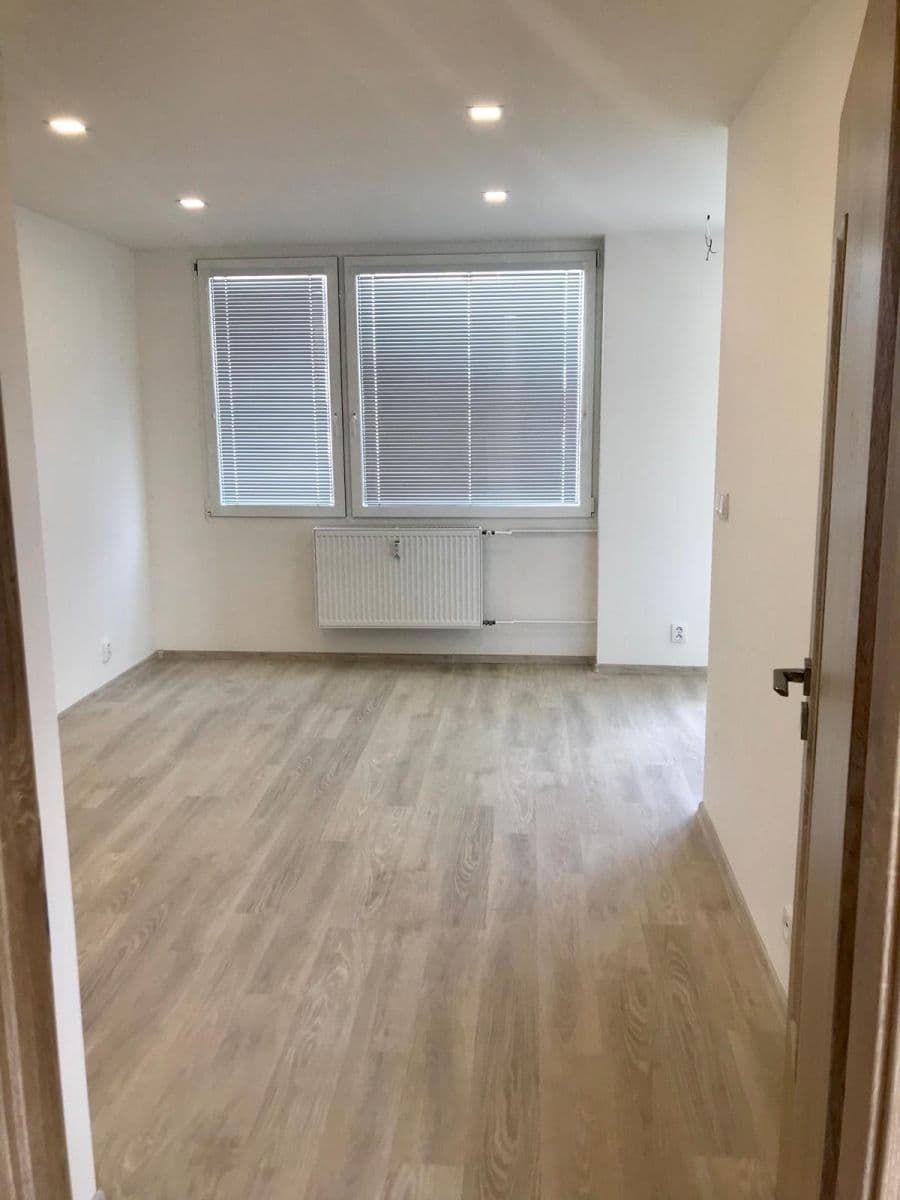 2 bedroom with open-plan kitchen flat to rent, 57 m², Litevská, Kladno, Středočeský Region 2 bedroom with open-plan kitchen flat to rent, 57 m², Litevská, Kladno, Středočeský Region