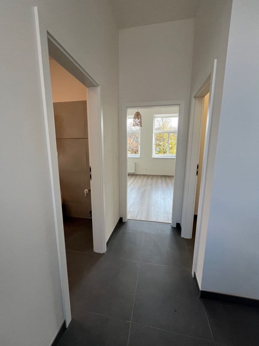 Studio flat to rent, 36 m², S. K. Neumanna, Kralupy nad Vltavou, Středočeský Region Studio flat to rent, 36 m², S. K. Neumanna, Kralupy nad Vltavou, Středočeský Region