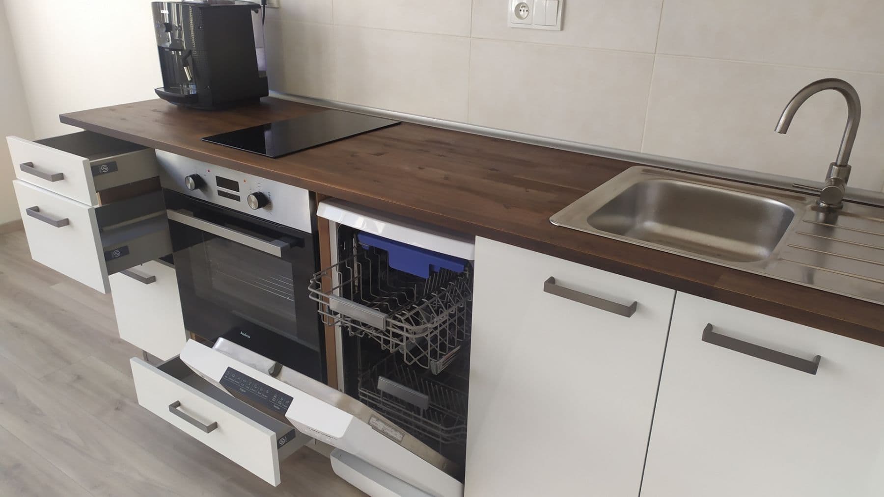 Studio flat to rent, 36 m², S. K. Neumanna, Kralupy nad Vltavou, Středočeský Region Studio flat to rent, 36 m², S. K. Neumanna, Kralupy nad Vltavou, Středočeský Region