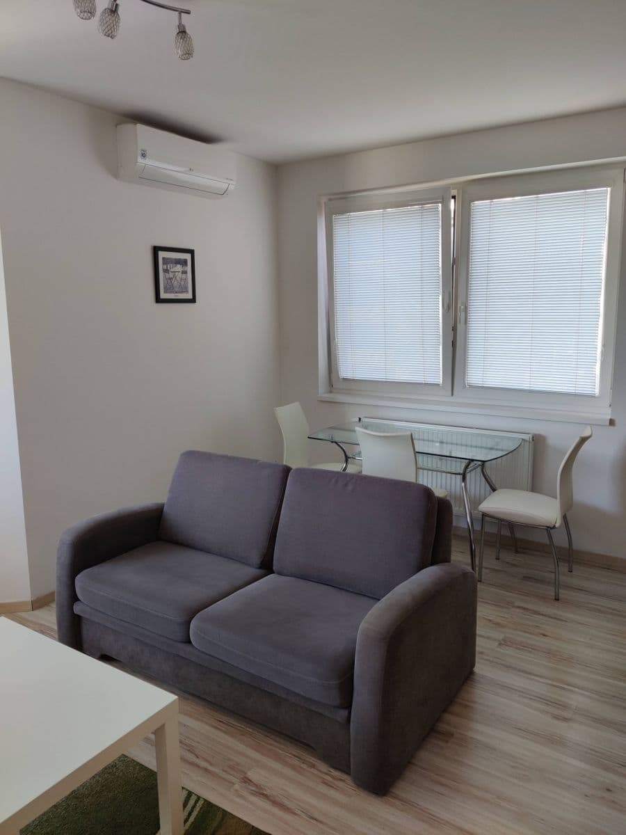 2 bedroom flat to rent, 53 m², Jégého, Ružinov, Bratislavský Region 2 bedroom flat to rent, 53 m², Jégého, Ružinov, Bratislavský Region