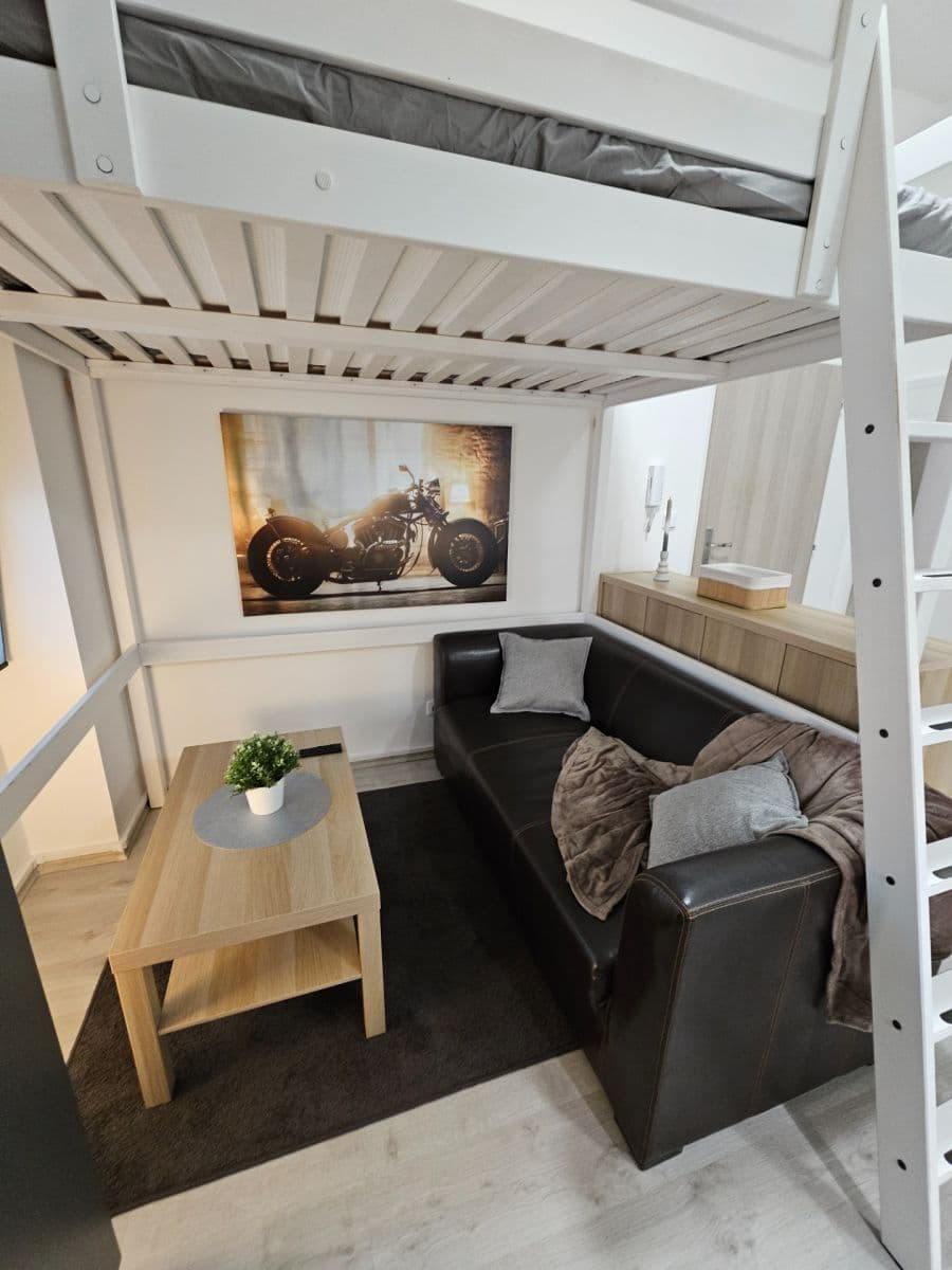 Studio flat to rent, 24 m², Vrapická, Kladno, Středočeský Region Studio flat to rent, 24 m², Vrapická, Kladno, Středočeský Region