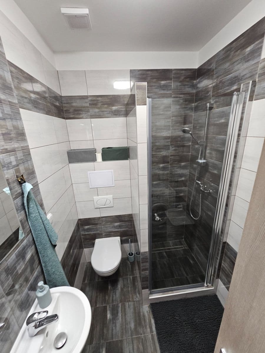 Studio flat to rent, 24 m², Vrapická, Kladno, Středočeský Region Studio flat to rent, 24 m², Vrapická, Kladno, Středočeský Region