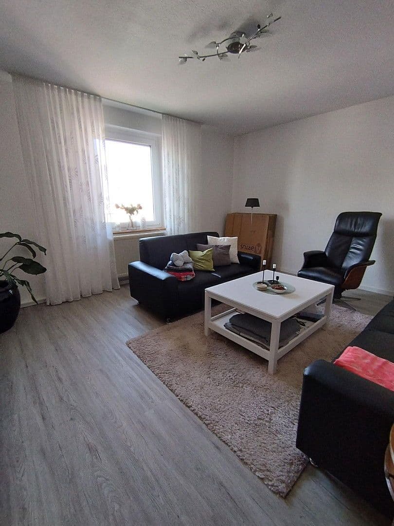 2 bedroom with open-plan kitchen flat to rent, 100 m², Plochingen, Baden-Württemberg 2 bedroom with open-plan kitchen flat to rent, 100 m², Plochingen, Baden-Württemberg