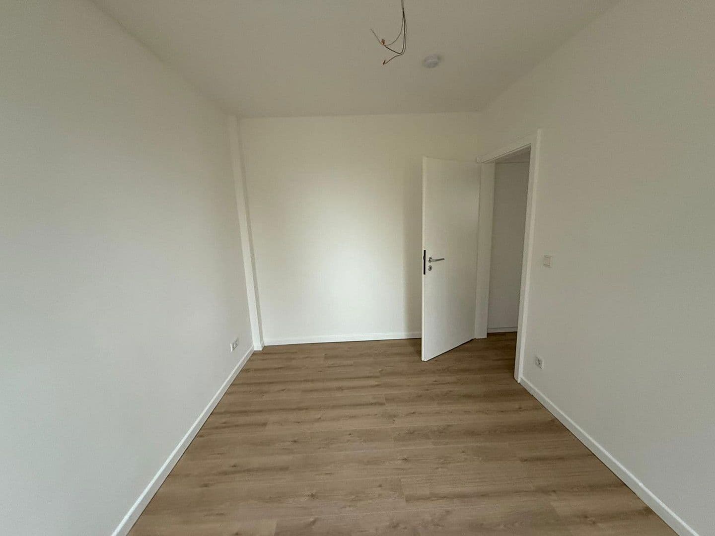 4 bedroom flat to rent, 76 m², Düsseldorf, North Rhine-Westphalia 4 bedroom flat to rent, 76 m², Düsseldorf, North Rhine-Westphalia