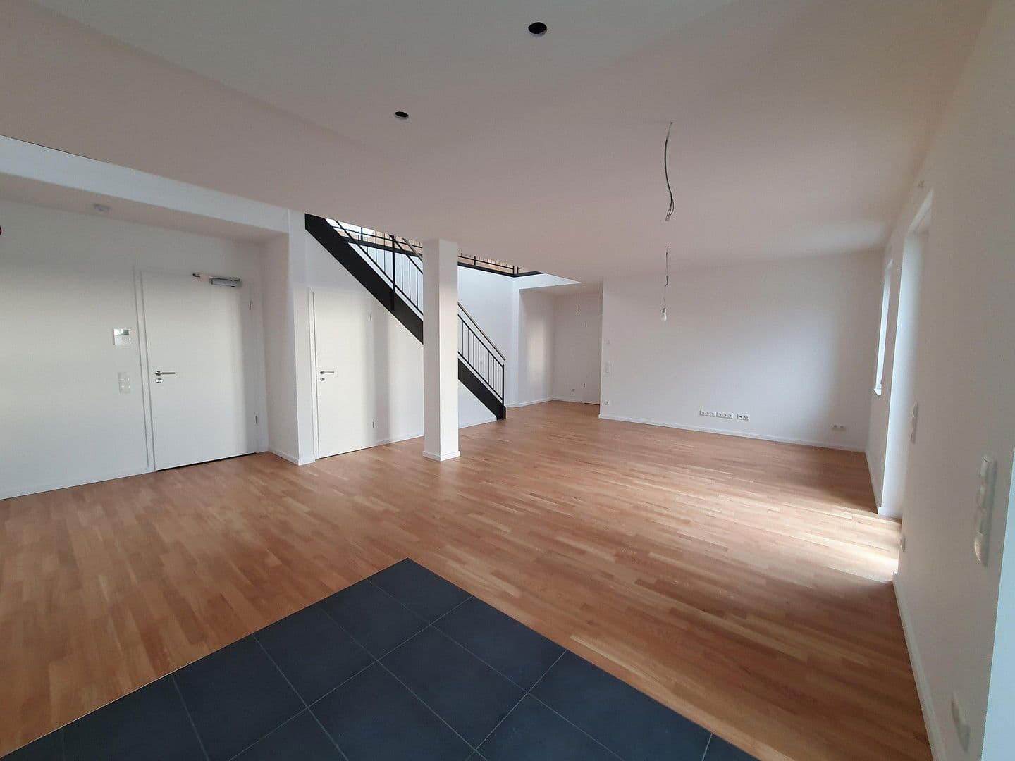 2 bedroom with open-plan kitchen flat to rent, 132 m², Griesheim, Hesse 2 bedroom with open-plan kitchen flat to rent, 132 m², Griesheim, Hesse