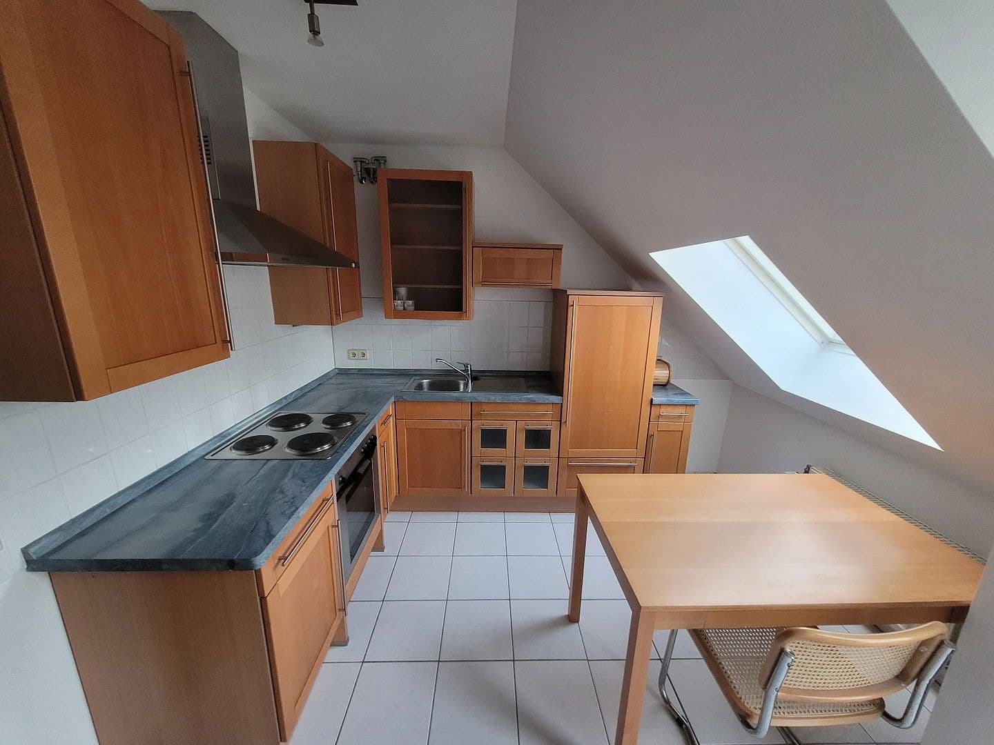 2 bedroom with open-plan kitchen flat to rent, 102 m², Bonn, North Rhine-Westphalia 2 bedroom with open-plan kitchen flat to rent, 102 m², Bonn, North Rhine-Westphalia