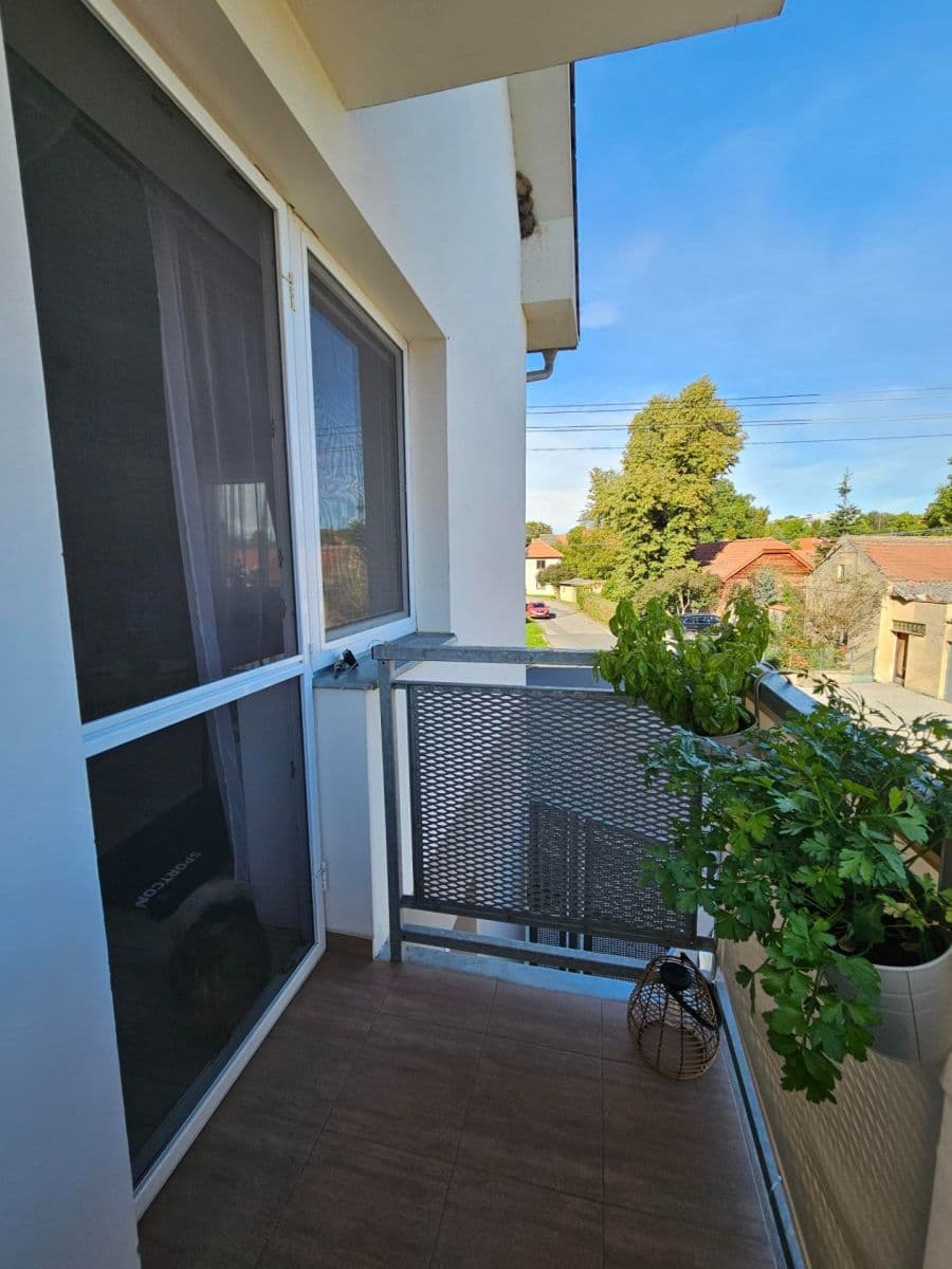 2 bedroom with open-plan kitchen flat to rent, 60 m², Břežany II, Středočeský Region 2 bedroom with open-plan kitchen flat to rent, 60 m², Břežany II, Středočeský Region