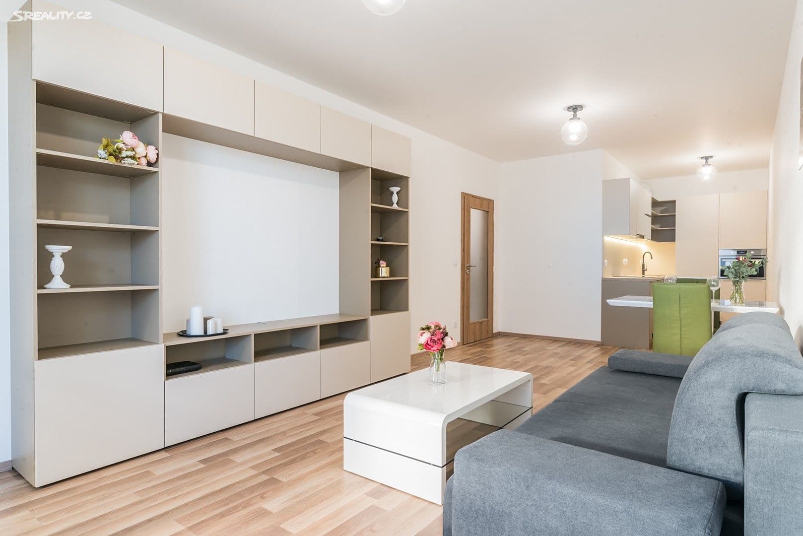 1 bedroom with open-plan kitchen flat to rent, 60 m², Zvěřinova, Prague, Prague 1 bedroom with open-plan kitchen flat to rent, 60 m², Zvěřinova, Prague, Prague