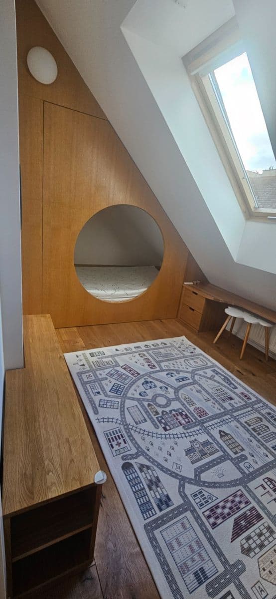 3 bedroom with open-plan kitchen flat to rent, 120 m², Wuchterlova, Prague, Prague 3 bedroom with open-plan kitchen flat to rent, 120 m², Wuchterlova, Prague, Prague