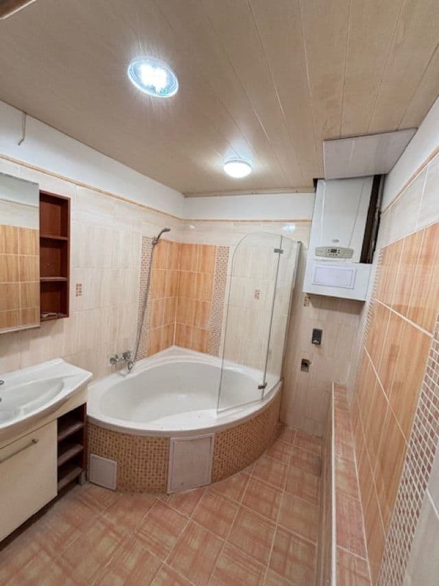 3 bedroom flat to rent, 104 m², Antonína Slavíka, Brno, Jihomoravský Region 3 bedroom flat to rent, 104 m², Antonína Slavíka, Brno, Jihomoravský Region