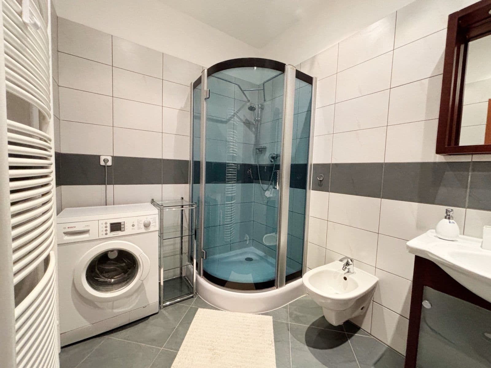 2 bedroom with open-plan kitchen flat to rent, 123 m², Kostelní, Prague, Prague 2 bedroom with open-plan kitchen flat to rent, 123 m², Kostelní, Prague, Prague