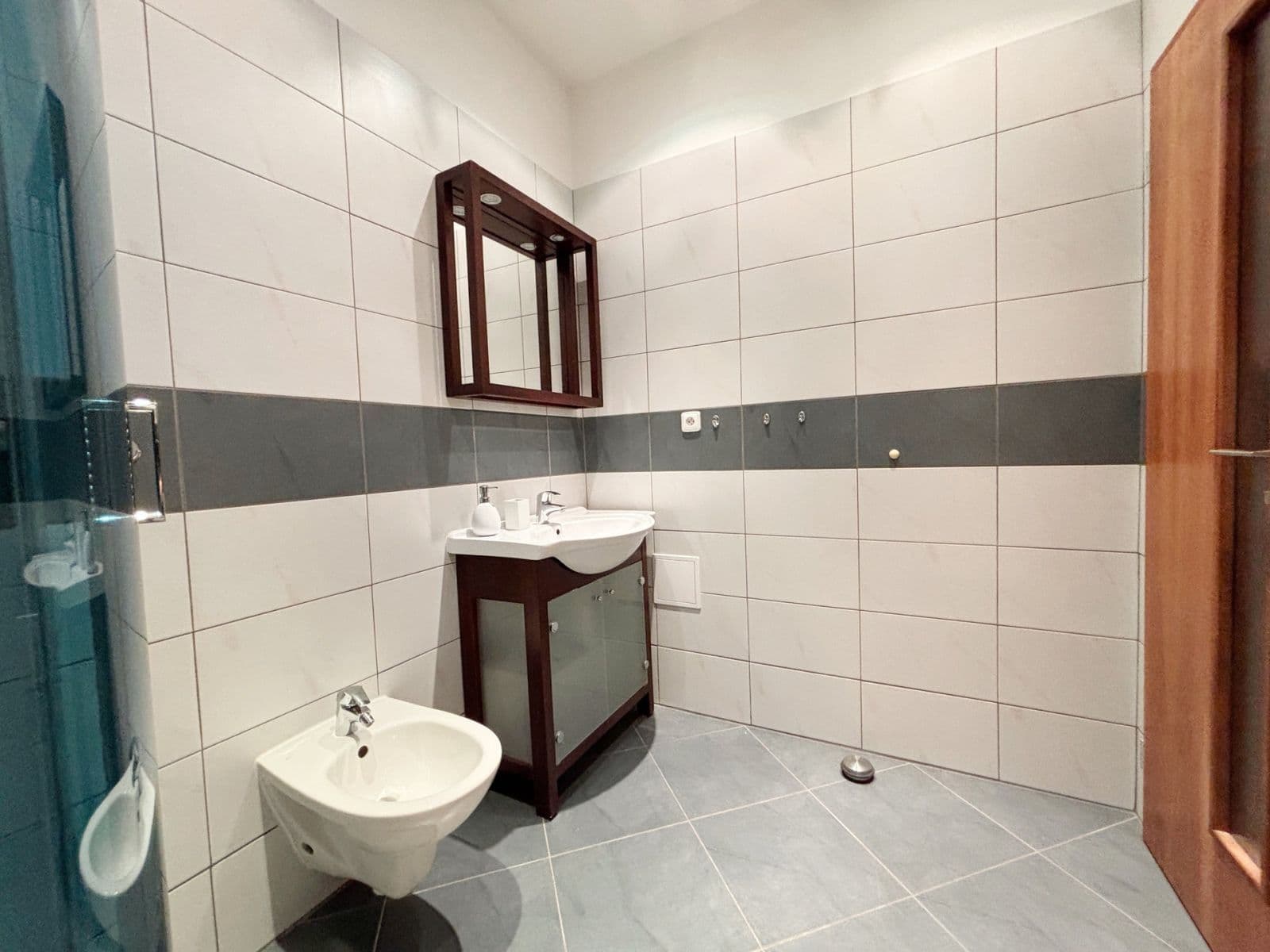 2 bedroom with open-plan kitchen flat to rent, 123 m², Kostelní, Prague, Prague 2 bedroom with open-plan kitchen flat to rent, 123 m², Kostelní, Prague, Prague