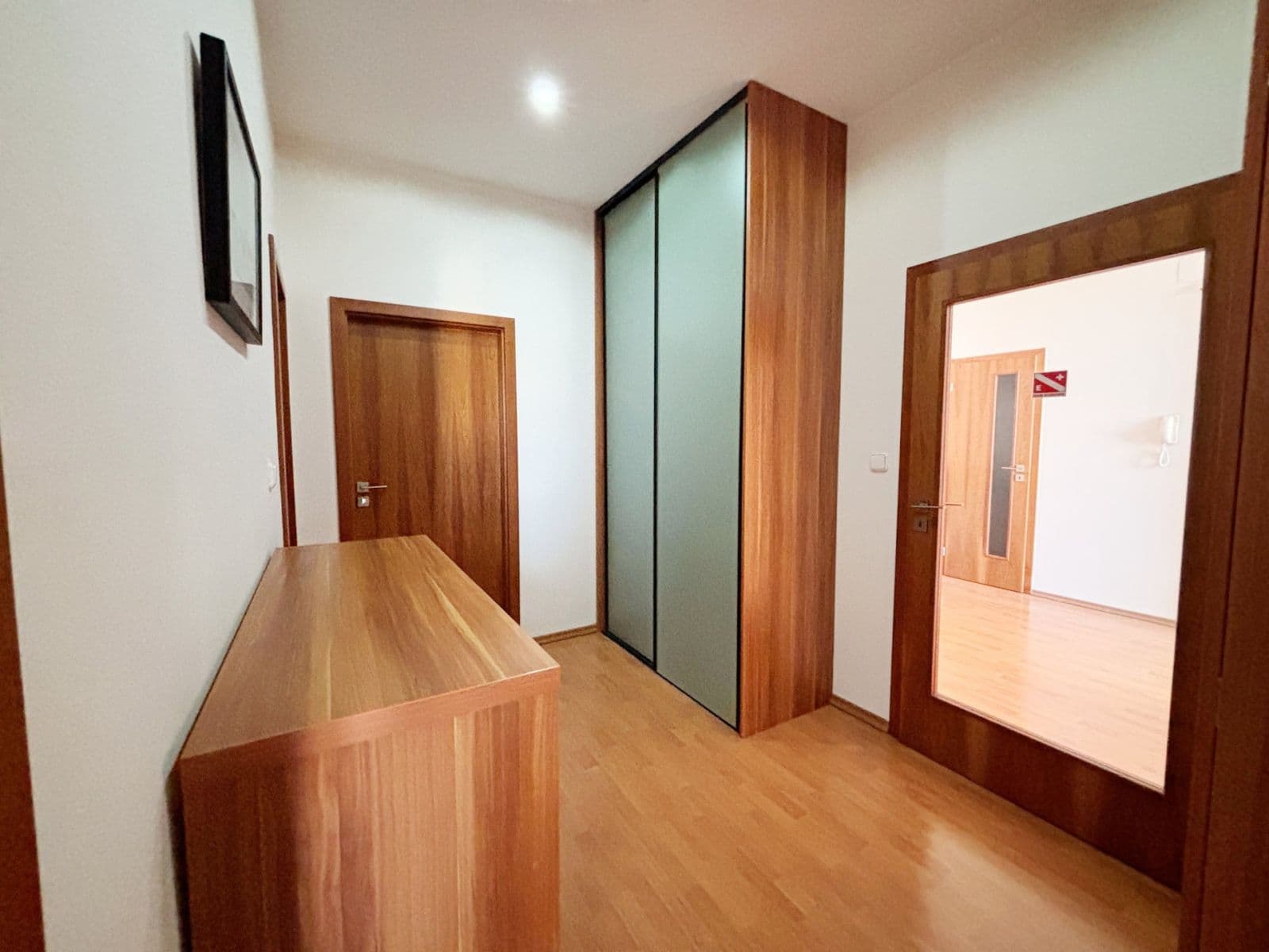 2 bedroom with open-plan kitchen flat to rent, 123 m², Kostelní, Prague, Prague 2 bedroom with open-plan kitchen flat to rent, 123 m², Kostelní, Prague, Prague