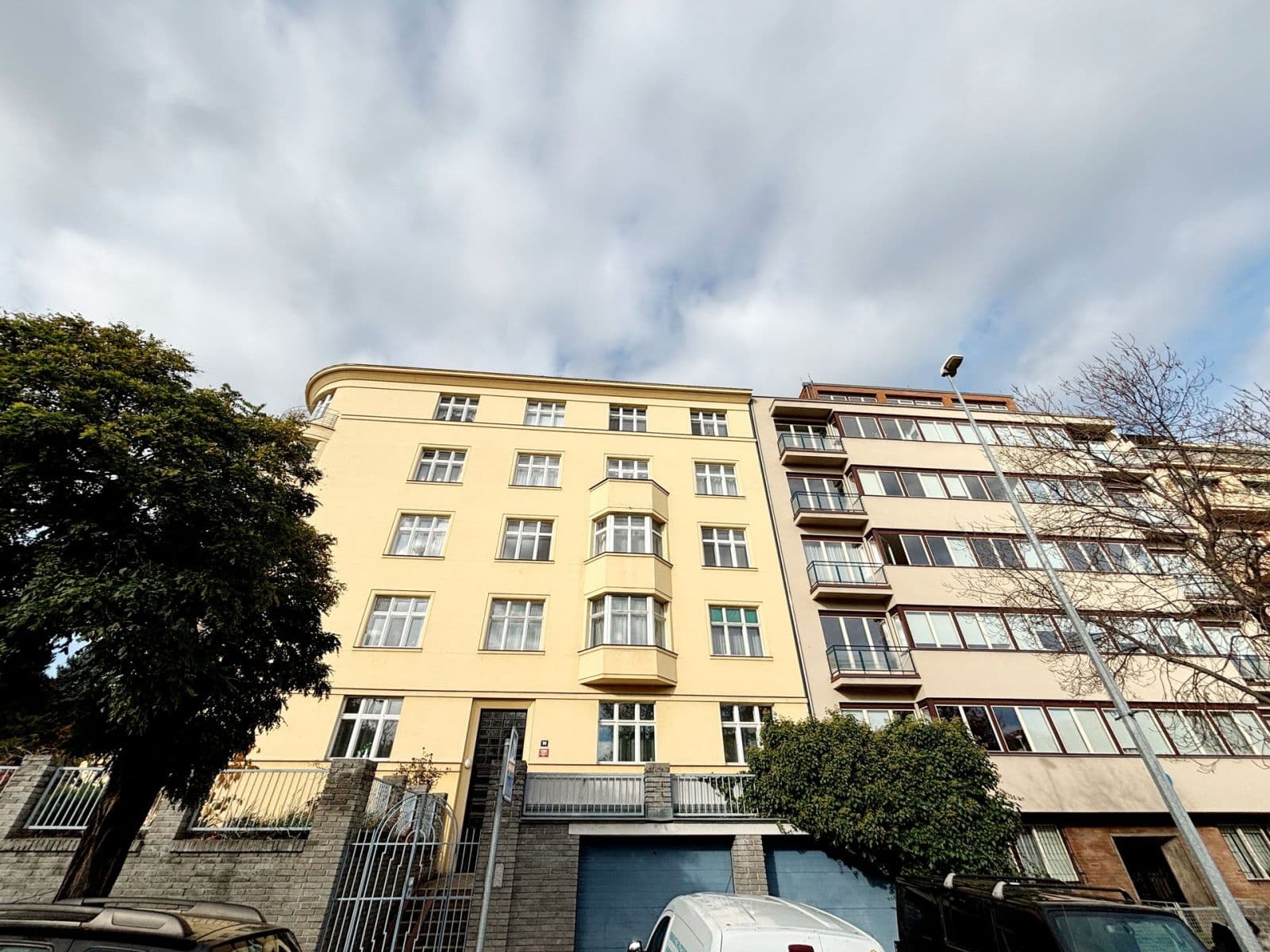 2 bedroom with open-plan kitchen flat to rent, 123 m², Kostelní, Prague, Prague 2 bedroom with open-plan kitchen flat to rent, 123 m², Kostelní, Prague, Prague