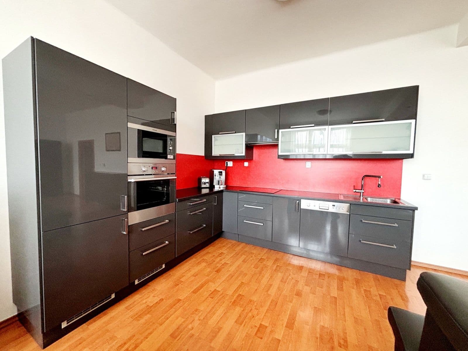 2 bedroom with open-plan kitchen flat to rent, 123 m², Kostelní, Prague, Prague 2 bedroom with open-plan kitchen flat to rent, 123 m², Kostelní, Prague, Prague