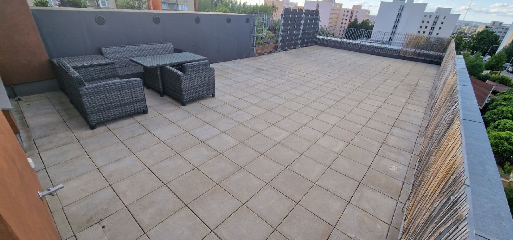 4 bedroom with open-plan kitchen flat to rent, 106 m², Knovízská, Prague, Prague 4 bedroom with open-plan kitchen flat to rent, 106 m², Knovízská, Prague, Prague