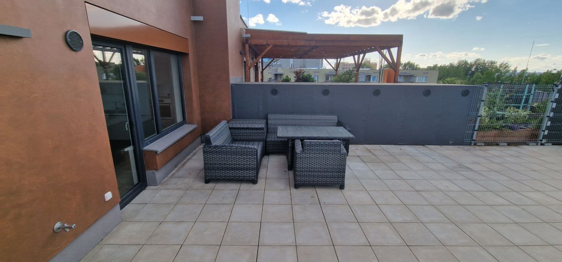 4 bedroom with open-plan kitchen flat to rent, 106 m², Knovízská, Prague, Prague 4 bedroom with open-plan kitchen flat to rent, 106 m², Knovízská, Prague, Prague