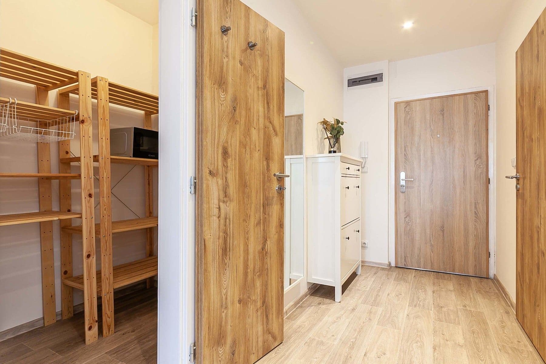 1 bedroom with open-plan kitchen flat for sale, 41 m², Semická, Prague, Prague 1 bedroom with open-plan kitchen flat for sale, 41 m², Semická, Prague, Prague