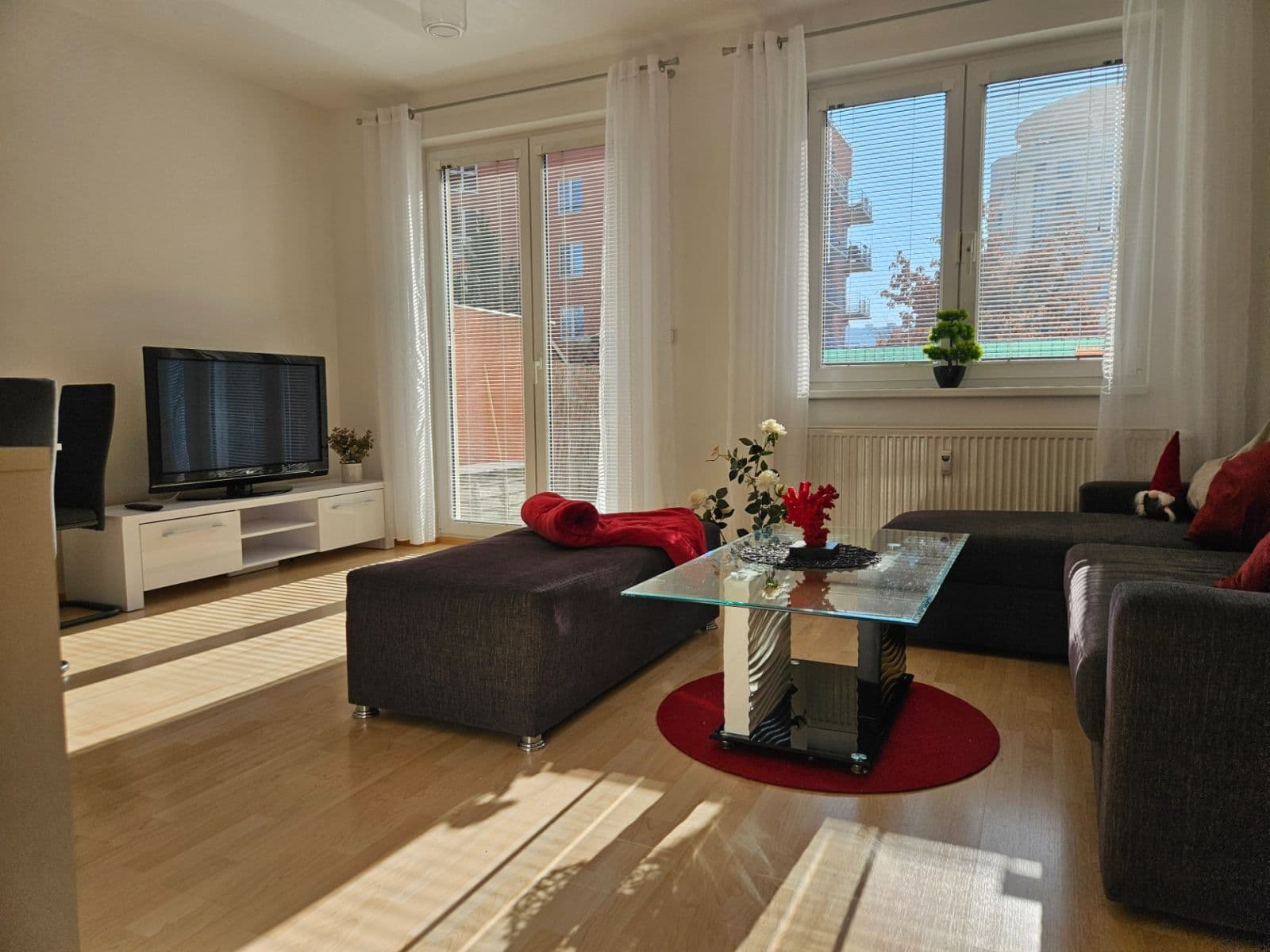 1 bedroom with open-plan kitchen flat to rent, 84 m², Mikanova, Prague, Prague 1 bedroom with open-plan kitchen flat to rent, 84 m², Mikanova, Prague, Prague