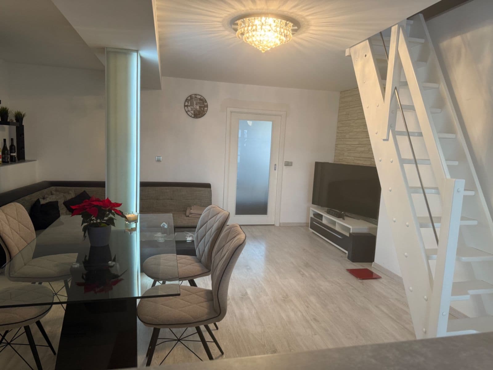 2 bedroom flat for sale, 110 m², Osadní, Prague, Prague 2 bedroom flat for sale, 110 m², Osadní, Prague, Prague