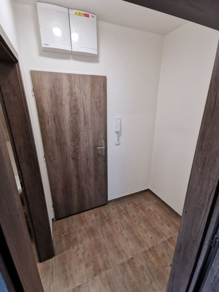 Studio flat to rent, 21 m², Mikšíčkova, Brno, Jihomoravský Region Studio flat to rent, 21 m², Mikšíčkova, Brno, Jihomoravský Region