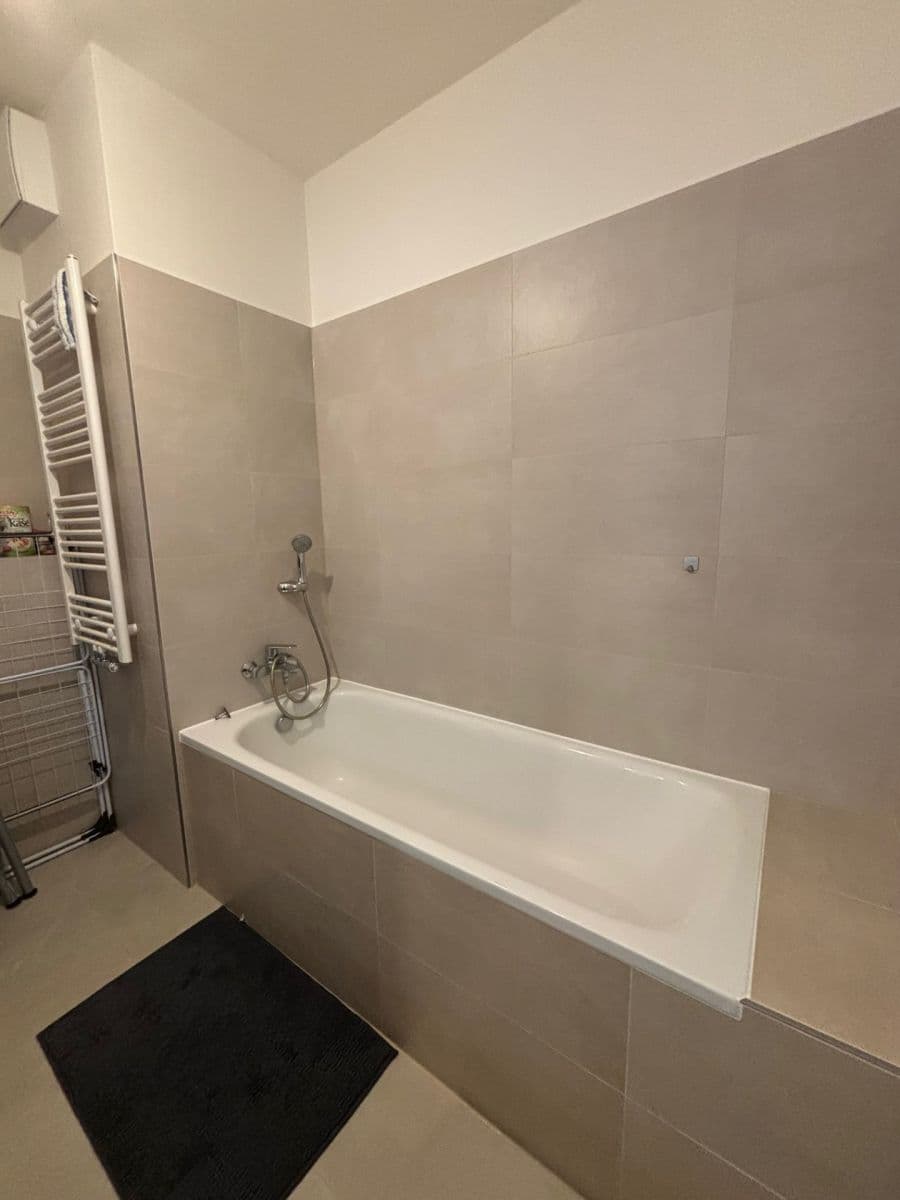 1 bedroom with open-plan kitchen flat to rent, 49 m², Bohumila Landy, Kladno, Středočeský Region 1 bedroom with open-plan kitchen flat to rent, 49 m², Bohumila Landy, Kladno, Středočeský Region