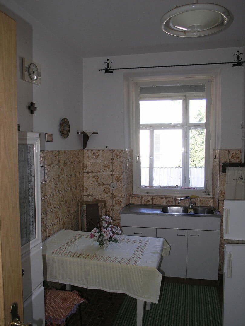 3 bedroom with open-plan kitchen flat to rent, 92 m², Bergstrasse 10, Lörrach, Baden-Württemberg 3 bedroom with open-plan kitchen flat to rent, 92 m², Bergstrasse 10, Lörrach, Baden-Württemberg