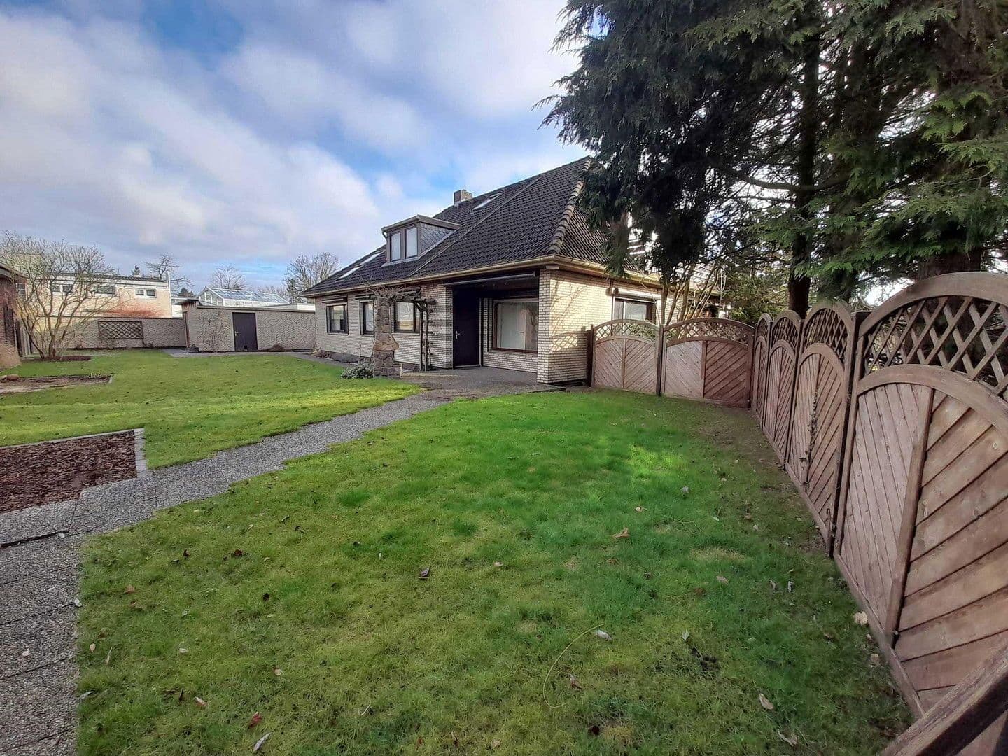 house for sale, 380 m², Roschdohler Weg 104, Neumünster, Schleswig-Holstein house for sale, 380 m², Roschdohler Weg 104, Neumünster, Schleswig-Holstein