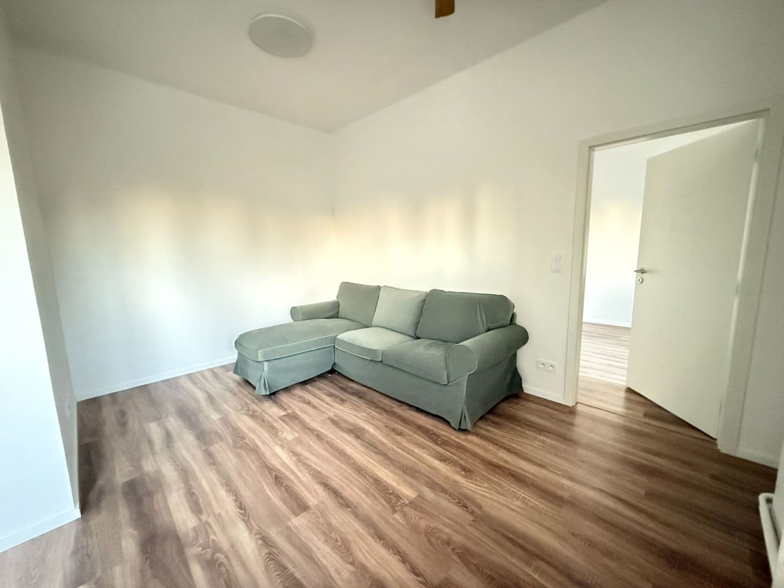 1 bedroom with open-plan kitchen flat to rent, 46 m², Mladoboleslavská, Prague, Prague 1 bedroom with open-plan kitchen flat to rent, 46 m², Mladoboleslavská, Prague, Prague