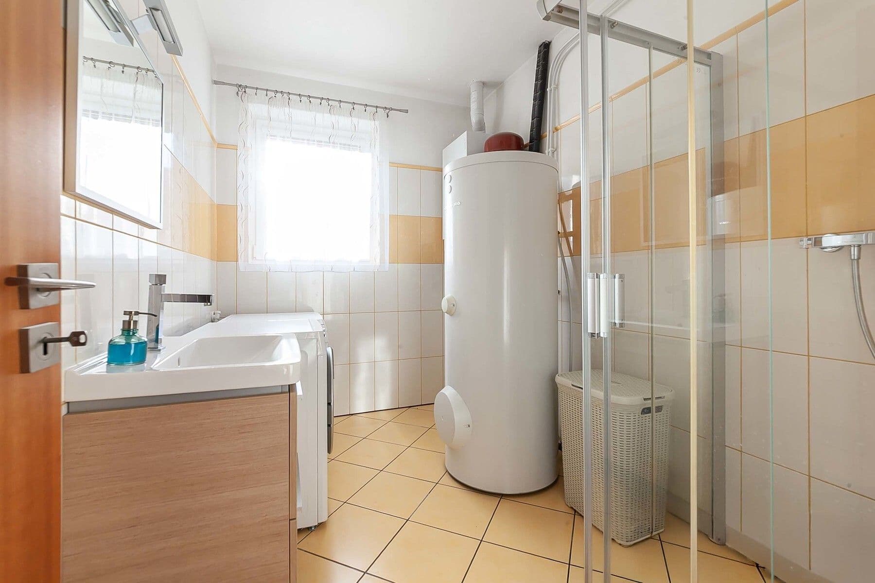 house for sale, 688 m², Radim, Středočeský Region house for sale, 688 m², Radim, Středočeský Region