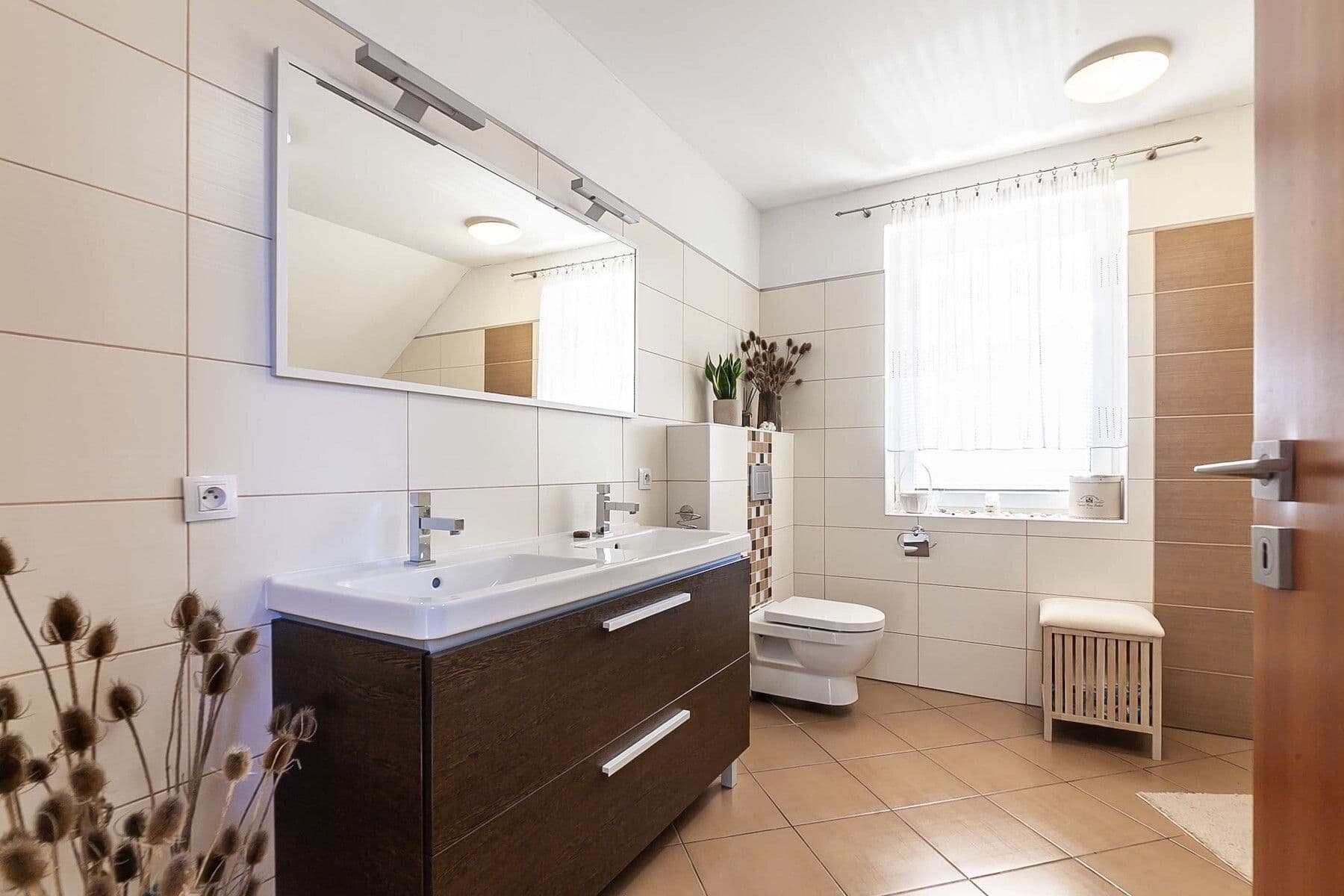 house for sale, 688 m², Radim, Středočeský Region house for sale, 688 m², Radim, Středočeský Region