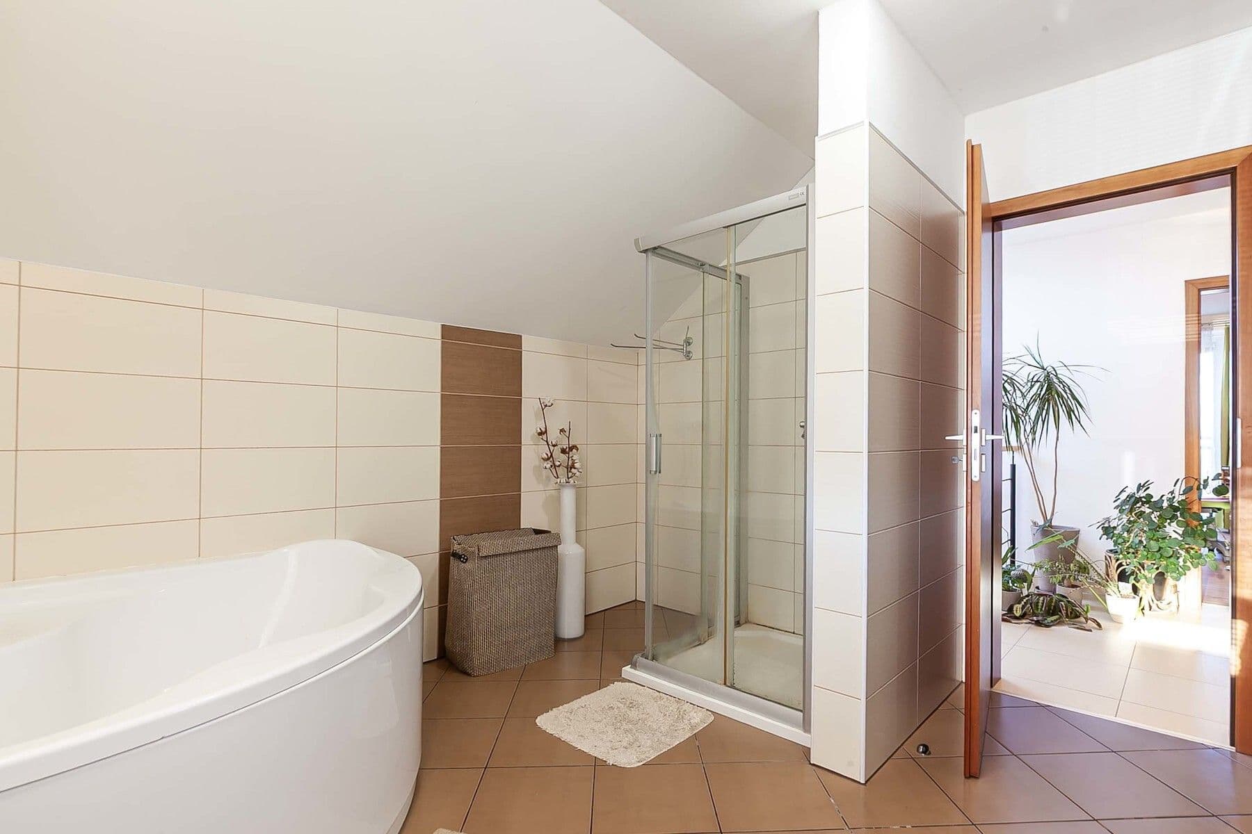 house for sale, 688 m², Radim, Středočeský Region house for sale, 688 m², Radim, Středočeský Region