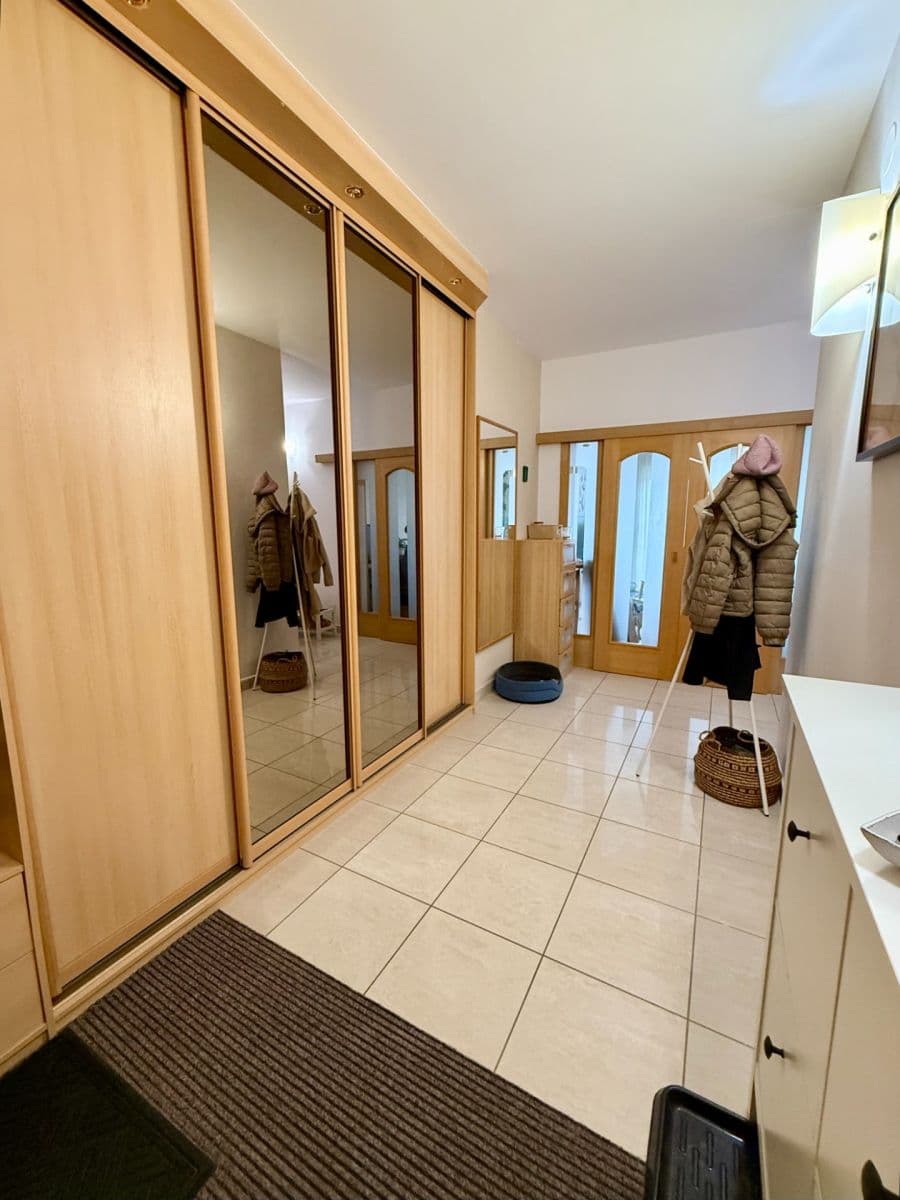 2 bedroom with open-plan kitchen flat to rent, 85 m², Vrbovecká, Brno, Jihomoravský Region 2 bedroom with open-plan kitchen flat to rent, 85 m², Vrbovecká, Brno, Jihomoravský Region