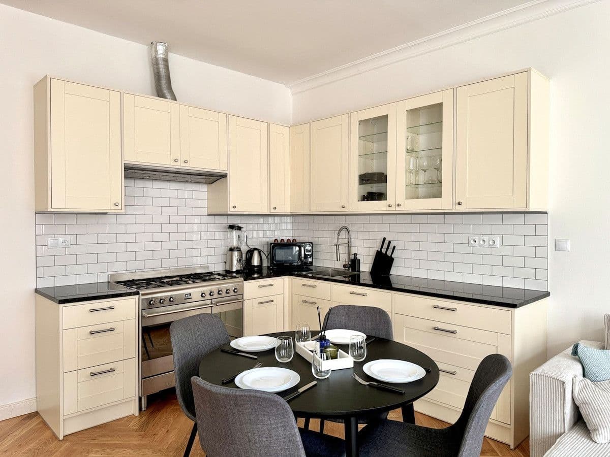 flat to rent, 80 m², Kroftova, Prague, Prague flat to rent, 80 m², Kroftova, Prague, Prague