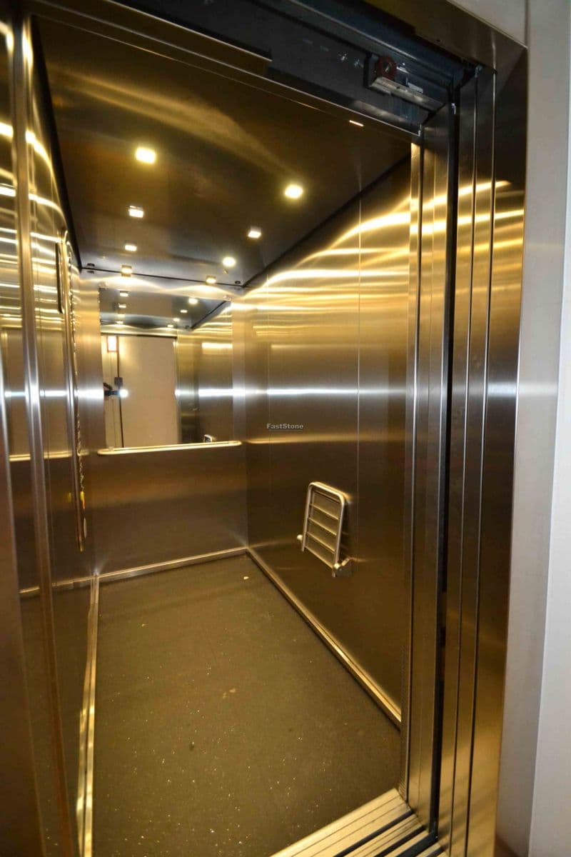 2 bedroom with open-plan kitchen flat to rent, 65 m², Makovského, Prague, Prague 2 bedroom with open-plan kitchen flat to rent, 65 m², Makovského, Prague, Prague