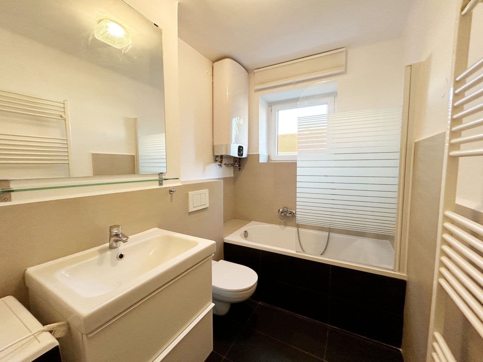 2 bedroom flat to rent, 53 m², Lhotecká, Mníšek pod Brdy, Středočeský Region 2 bedroom flat to rent, 53 m², Lhotecká, Mníšek pod Brdy, Středočeský Region