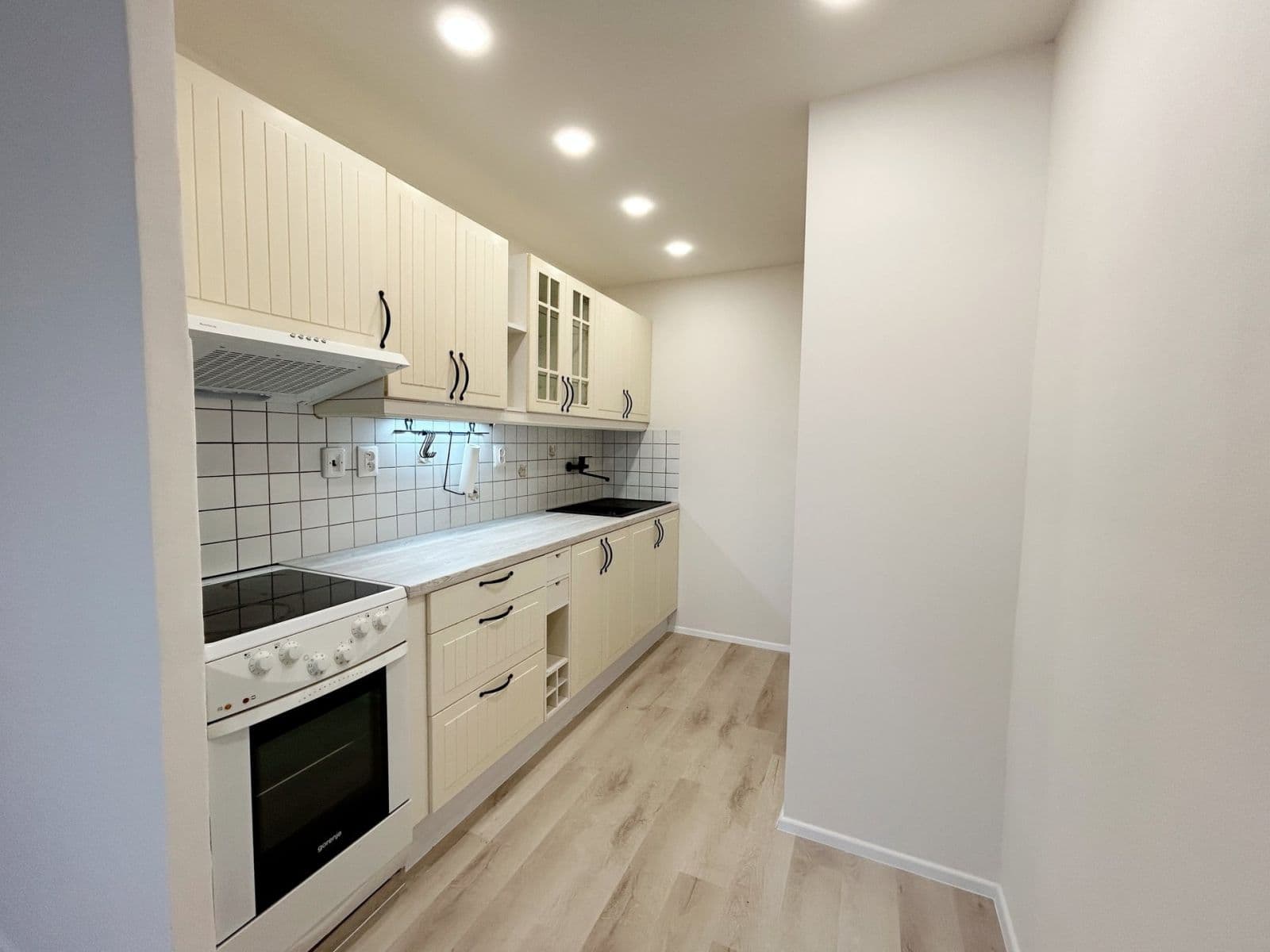 2 bedroom with open-plan kitchen flat to rent, 56 m², Řešovská, Prague, Prague 2 bedroom with open-plan kitchen flat to rent, 56 m², Řešovská, Prague, Prague