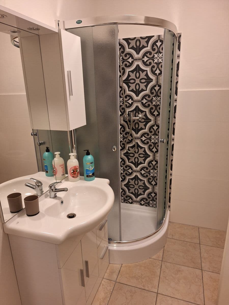 Studio flat to rent, 25 m², V Tůních, Prague, Prague Studio flat to rent, 25 m², V Tůních, Prague, Prague