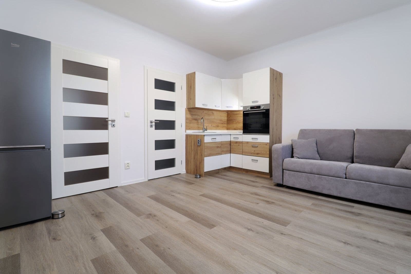 Studio flat to rent, 25 m², U svobodárny, Prague, Prague Studio flat to rent, 25 m², U svobodárny, Prague, Prague