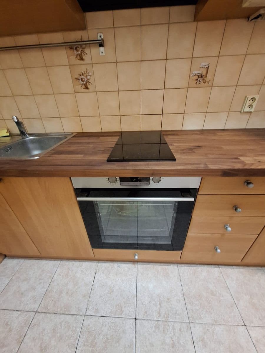 2 bedroom with open-plan kitchen flat to rent, 89 m², Korunní, Prague, Prague 2 bedroom with open-plan kitchen flat to rent, 89 m², Korunní, Prague, Prague