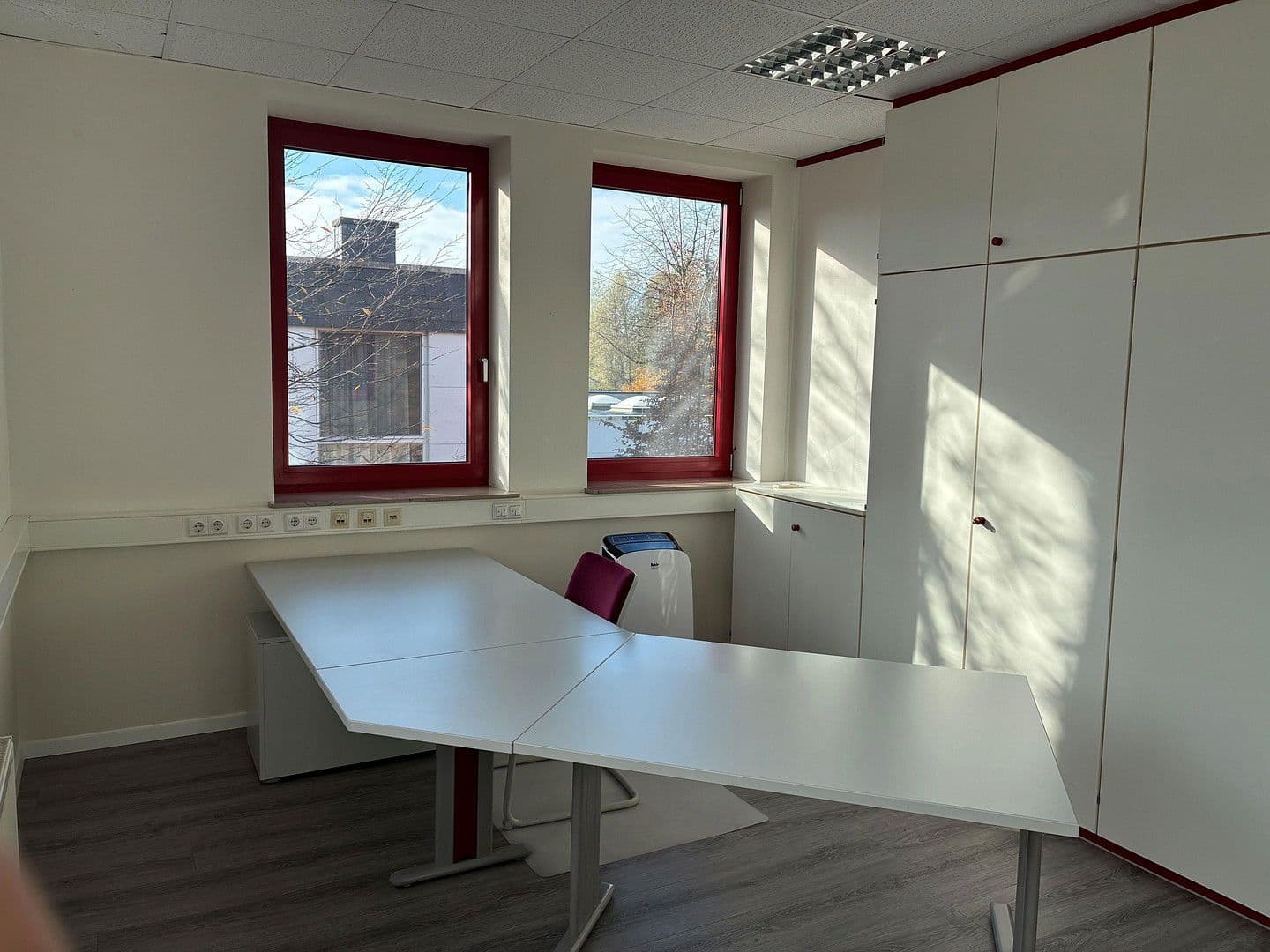 office to rent, 620 m², Industriestrasse 48, Burscheid, North Rhine-Westphalia office to rent, 620 m², Industriestrasse 48, Burscheid, North Rhine-Westphalia
