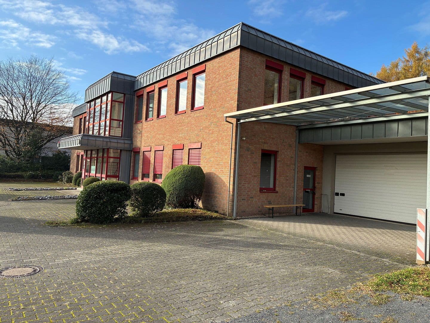 office to rent, 620 m², Industriestrasse 48, Burscheid, North Rhine-Westphalia office to rent, 620 m², Industriestrasse 48, Burscheid, North Rhine-Westphalia