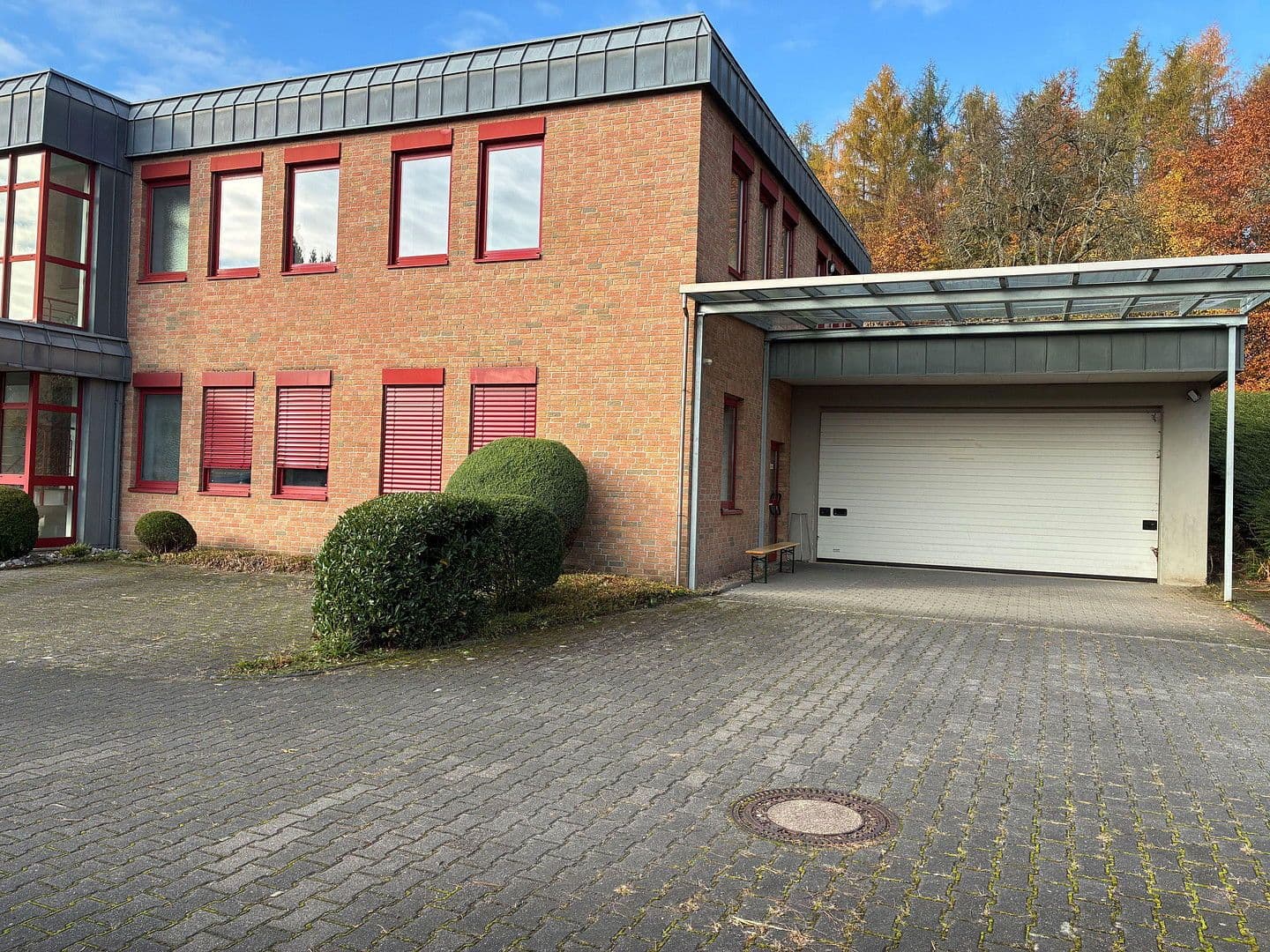 office to rent, 620 m², Industriestrasse 48, Burscheid, North Rhine-Westphalia office to rent, 620 m², Industriestrasse 48, Burscheid, North Rhine-Westphalia