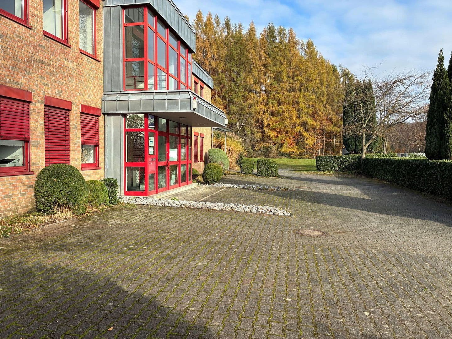 office to rent, 620 m², Industriestrasse 48, Burscheid, North Rhine-Westphalia office to rent, 620 m², Industriestrasse 48, Burscheid, North Rhine-Westphalia