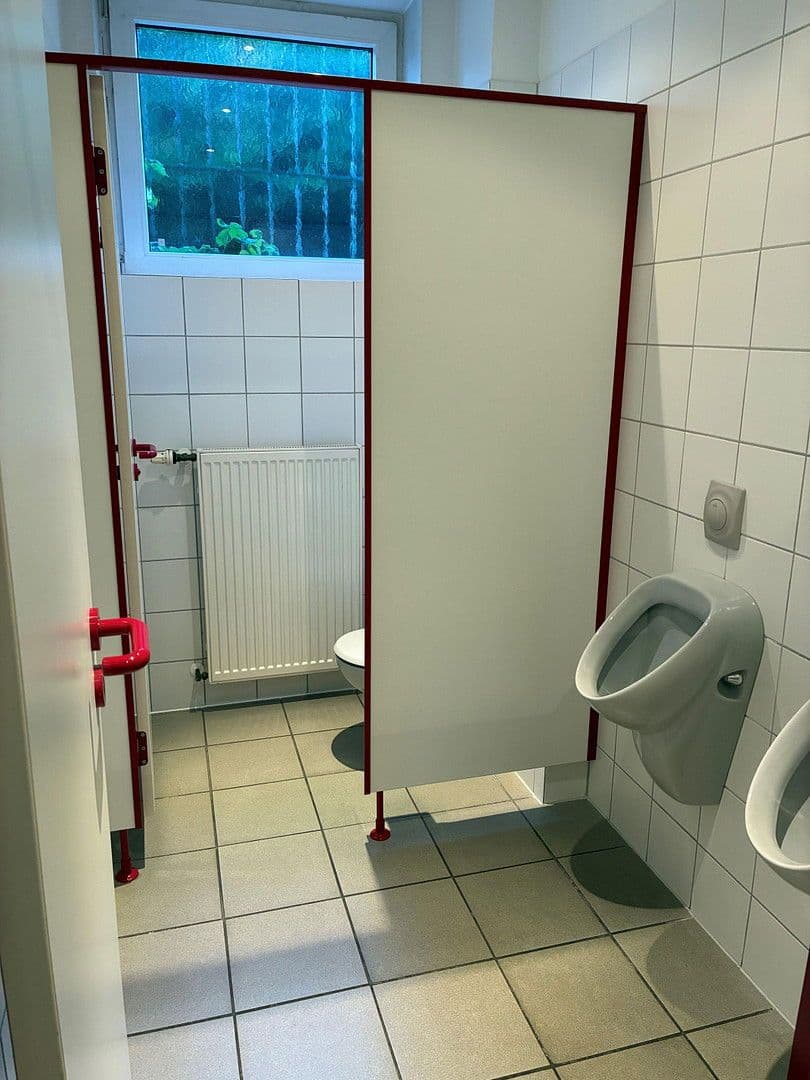 office to rent, 620 m², Industriestrasse 48, Burscheid, North Rhine-Westphalia office to rent, 620 m², Industriestrasse 48, Burscheid, North Rhine-Westphalia