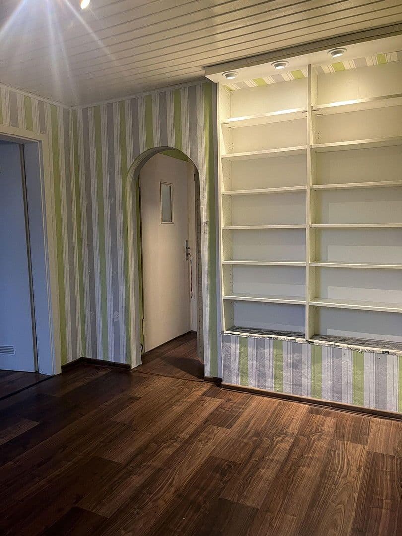 3 bedroom with open-plan kitchen flat to rent, 77 m², Heppenheimerstraße 3, Wiesbaden, Hesse 3 bedroom with open-plan kitchen flat to rent, 77 m², Heppenheimerstraße 3, Wiesbaden, Hesse