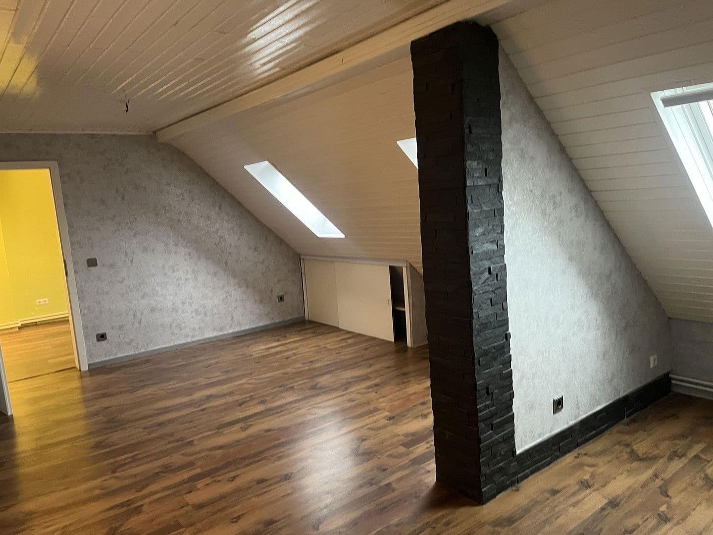 3 bedroom with open-plan kitchen flat to rent, 77 m², Heppenheimerstraße 3, Wiesbaden, Hesse 3 bedroom with open-plan kitchen flat to rent, 77 m², Heppenheimerstraße 3, Wiesbaden, Hesse