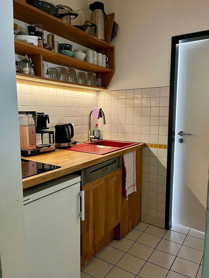 non-residential property to rent, 2,000 m², Fokkerstraße 8, Schkeuditz, Saxony non-residential property to rent, 2,000 m², Fokkerstraße 8, Schkeuditz, Saxony